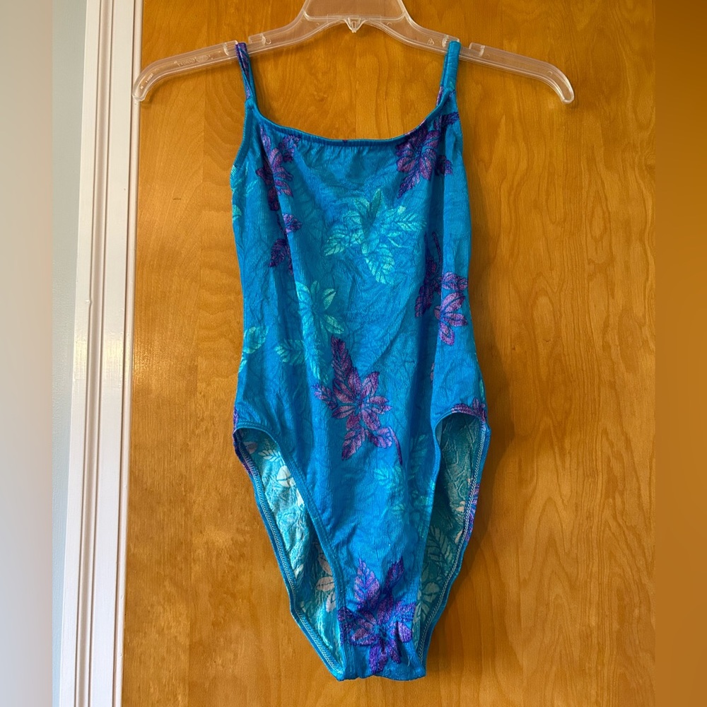 Women’s size 10 one piece bathing suit